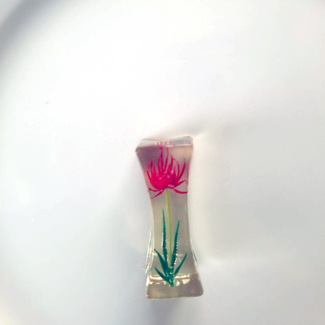 【情熱の赤】曼珠沙華のレジン箸置き ｜ ハンドメイド・秋のインテリア