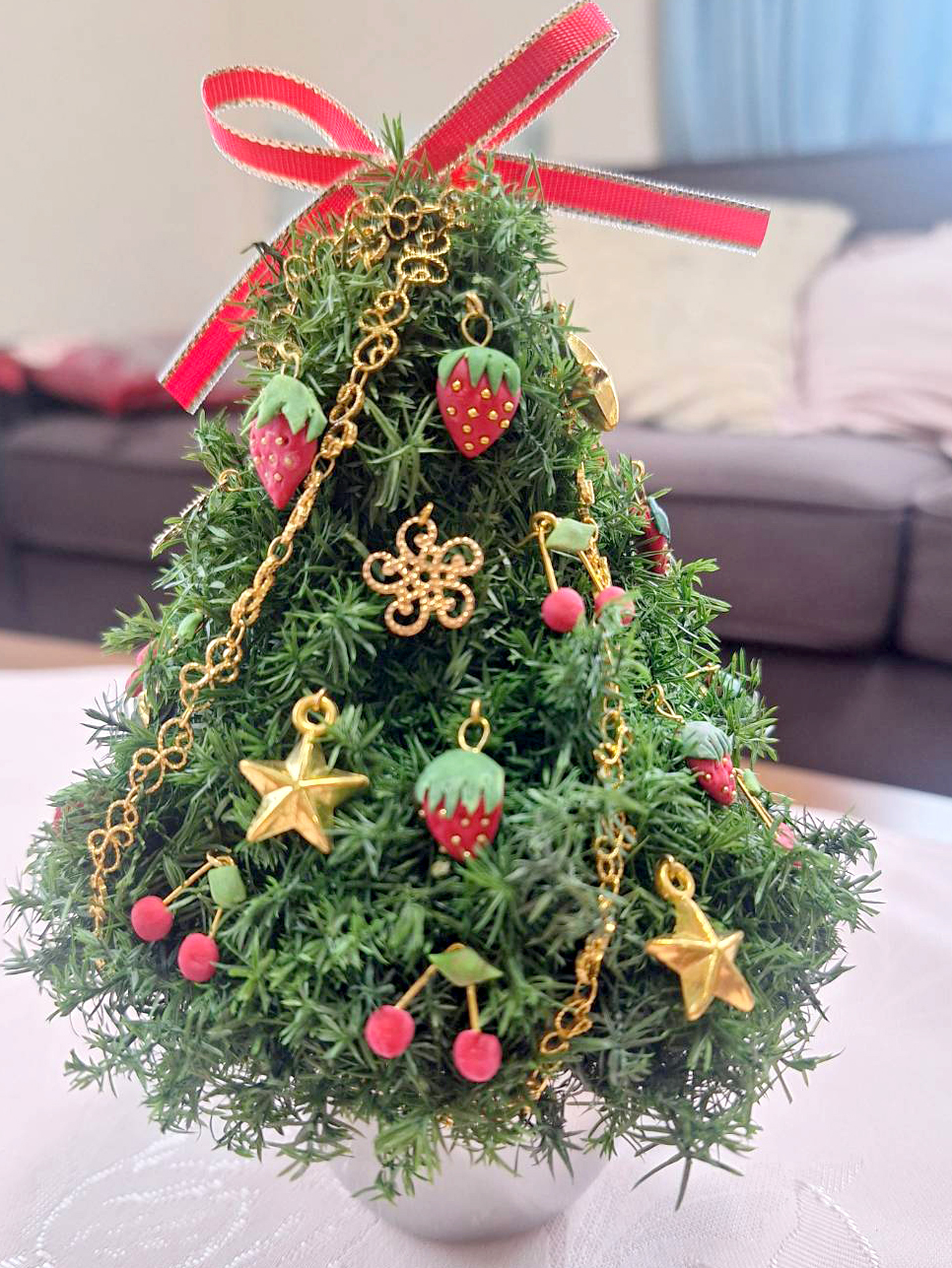 【いちご＆さくらんぼ】キラキラフルーツのクリスマスツリー｜お部屋を可愛く飾ろう！